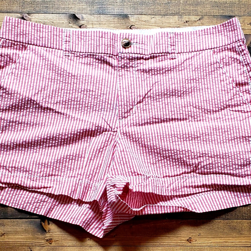 Old Navy Everyday Mid-Rise Seersucker Shorts